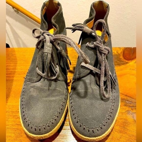 Gray suede Crown Vintage Mac‎ Suede Bootie with hidden Wedge size 8.5 - Picture 1 of 5